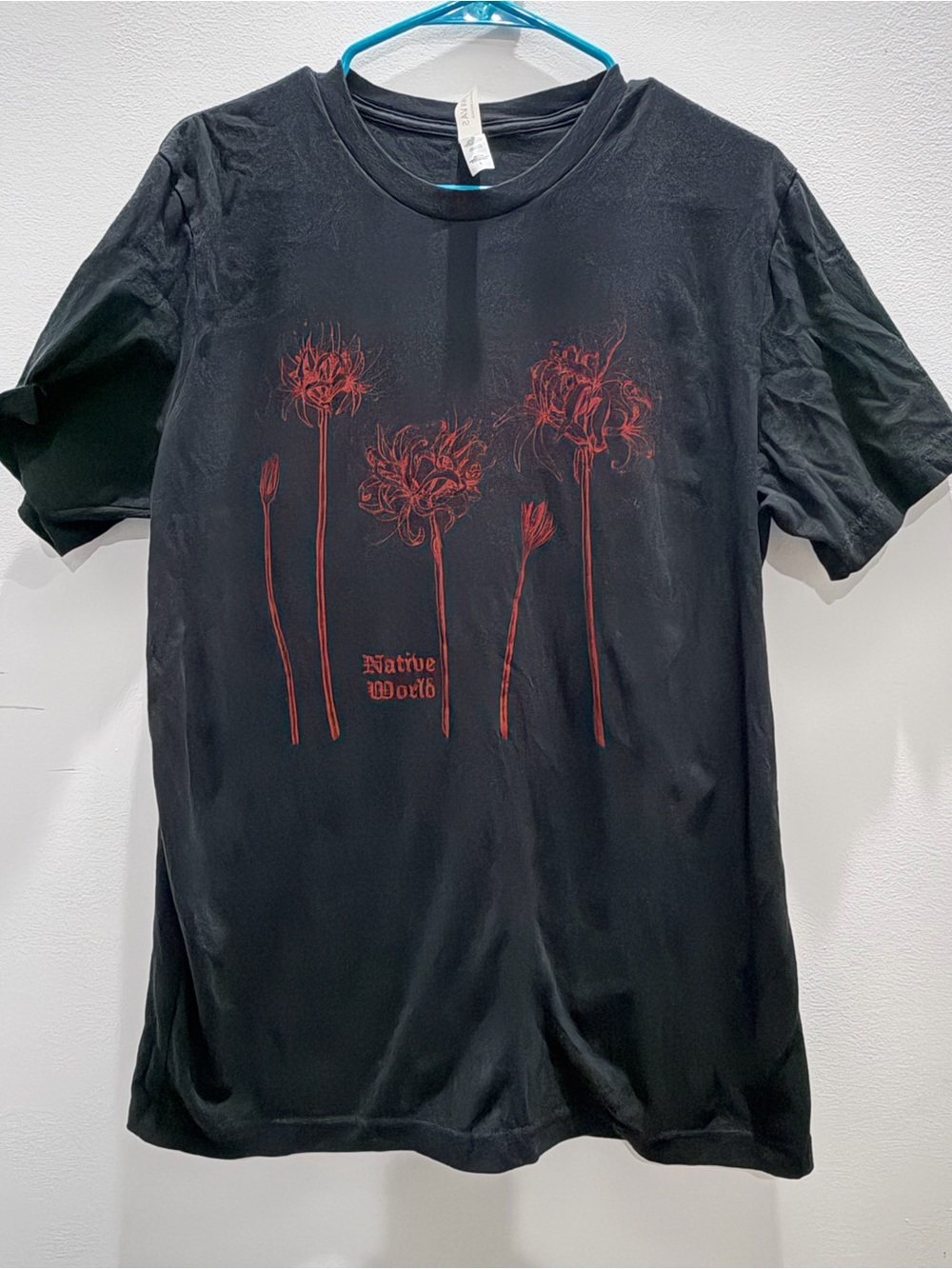 Black Graphic Tee with Red Floral Print Mens Unisex Large